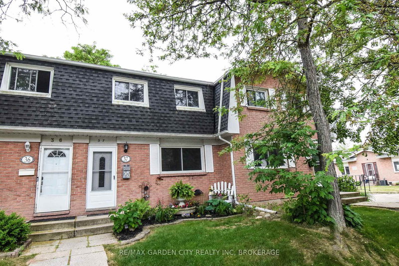 home for sale on 37-185 DENISTOUN Street