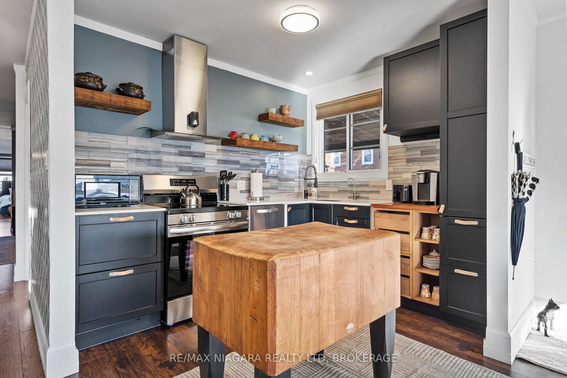 Upper - 15 Charlotte St, Port Colborne, L3K 3C7 | Image 2