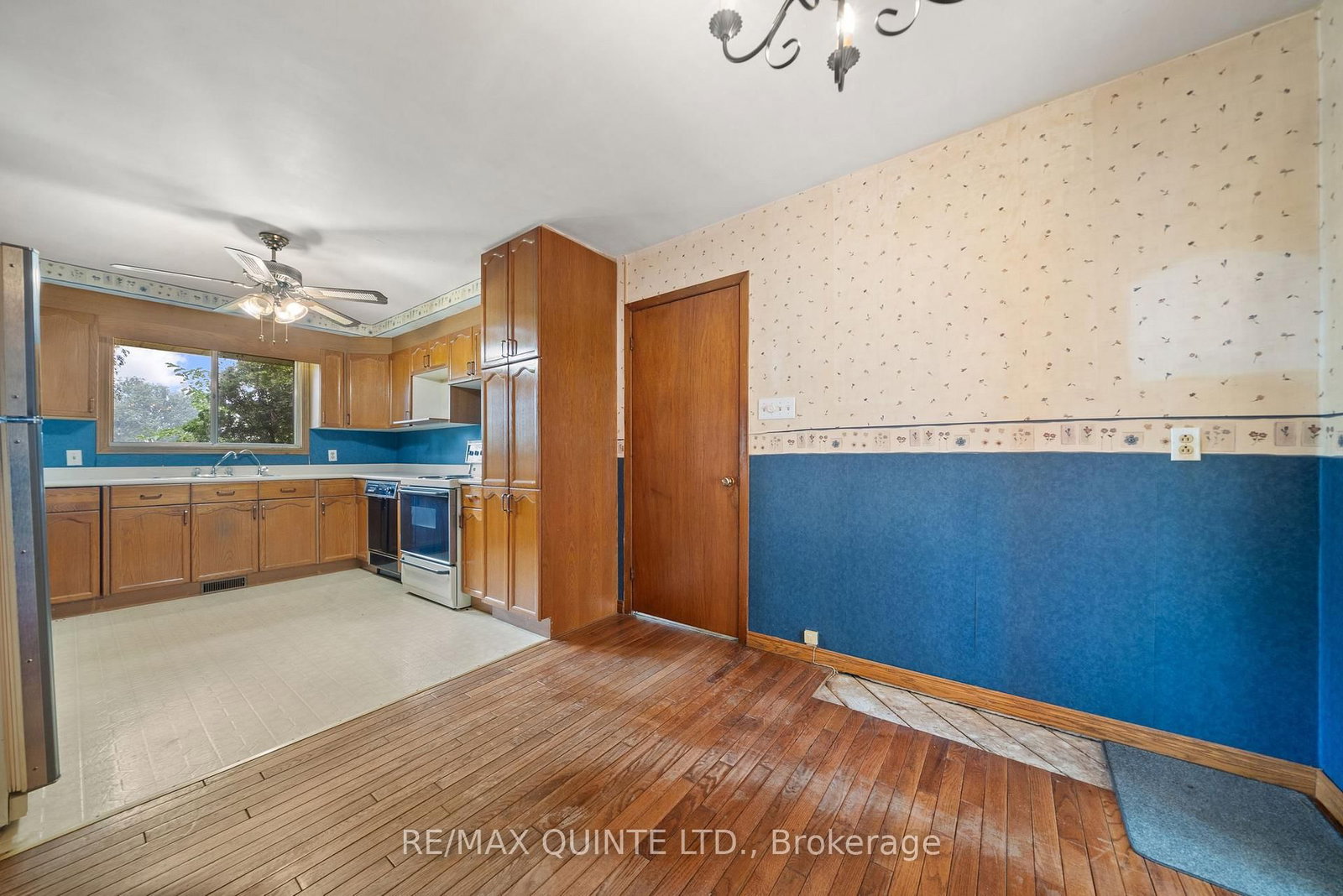 1462 County Road 12 • Prince Edward County, ON photo 12
