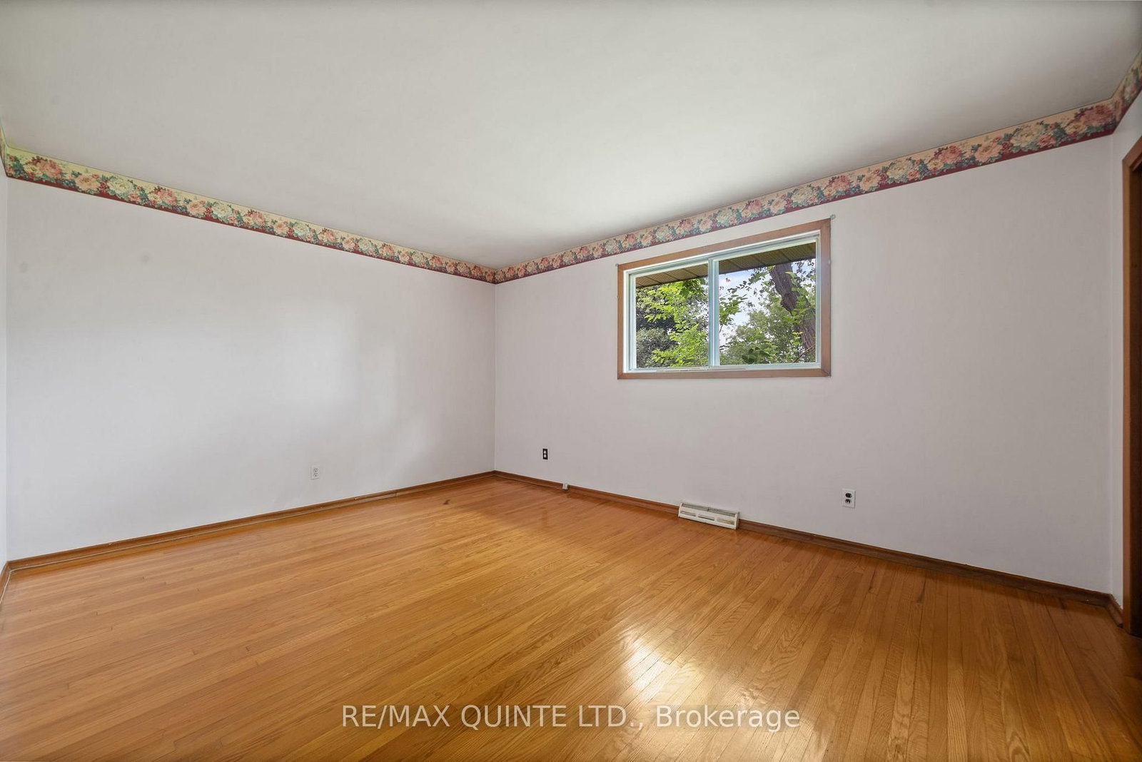 1462 County Road 12 • Prince Edward County, ON photo 19