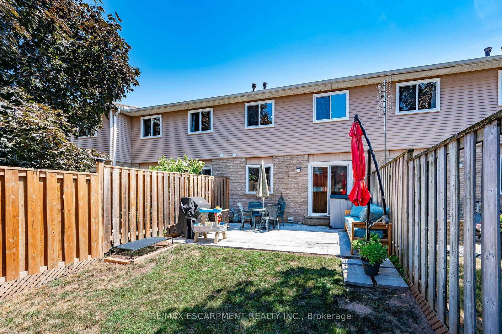 Townhouse for sale at 12-610 Barton Street, Hamilton, Ontario, L8E 5V2 - Stoney Creek - MLS: X12687808