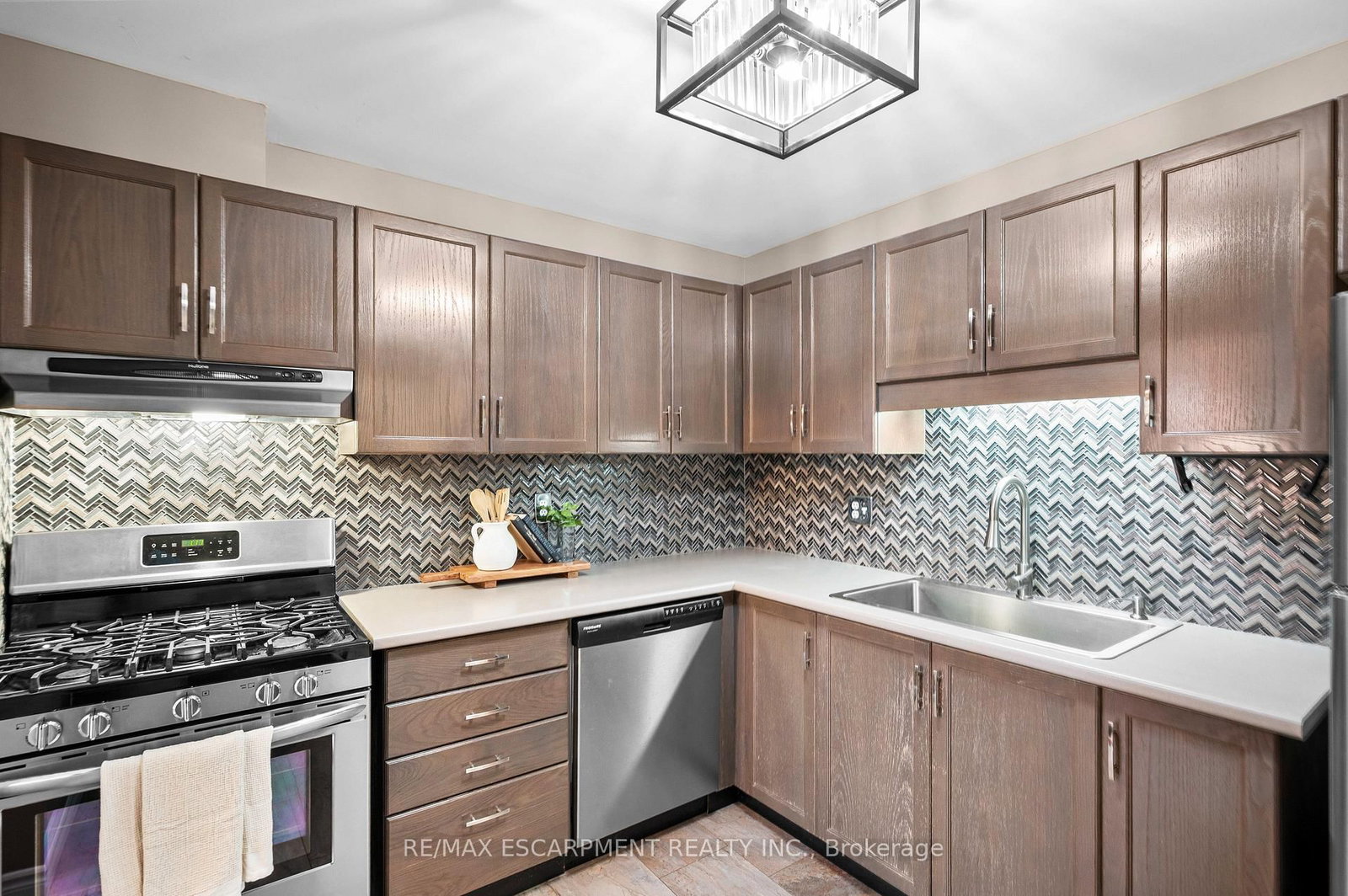 Townhouse for sale at 12-610 Barton Street, Hamilton, Ontario, L8E 5V2 - Stoney Creek - MLS: X12687808