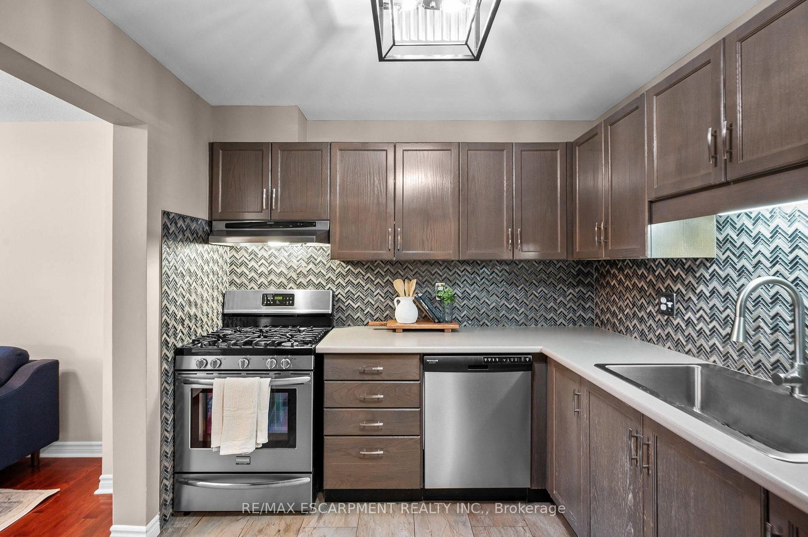 Townhouse for sale at 12-610 Barton Street, Hamilton, Ontario, L8E 5V2 - Stoney Creek - MLS: X12687808