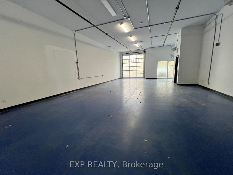 65 Denzil Doyle Crt photo 4