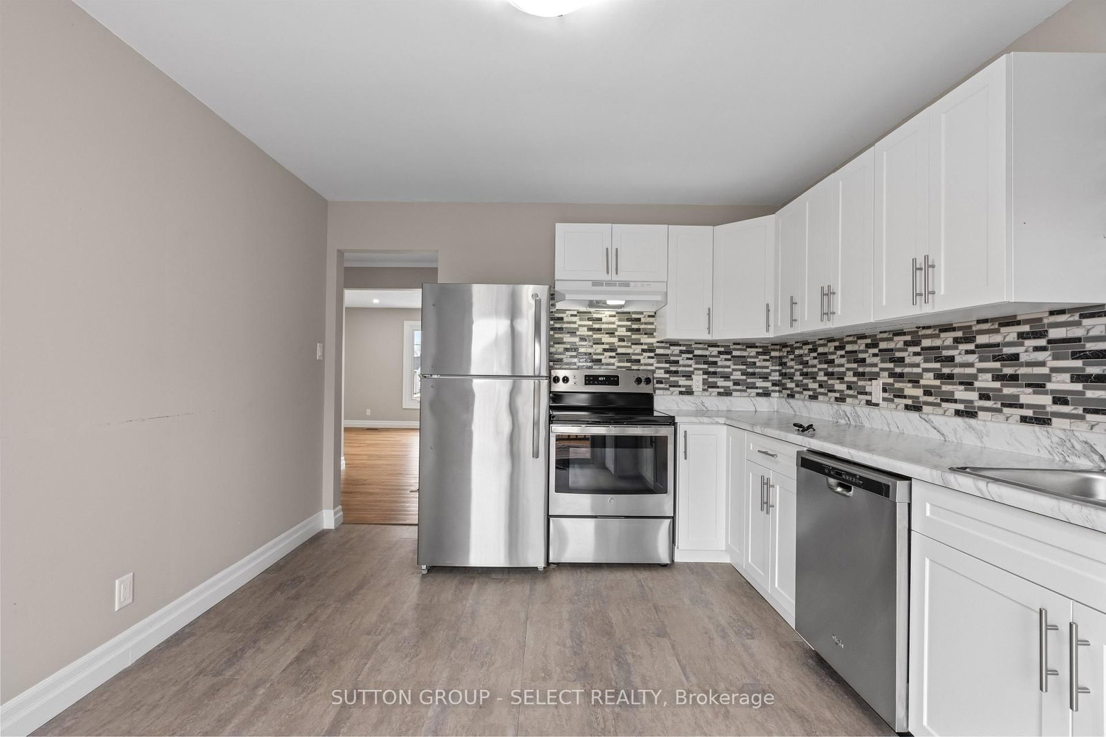296 Huron Street W • South Huron, ON photo 12