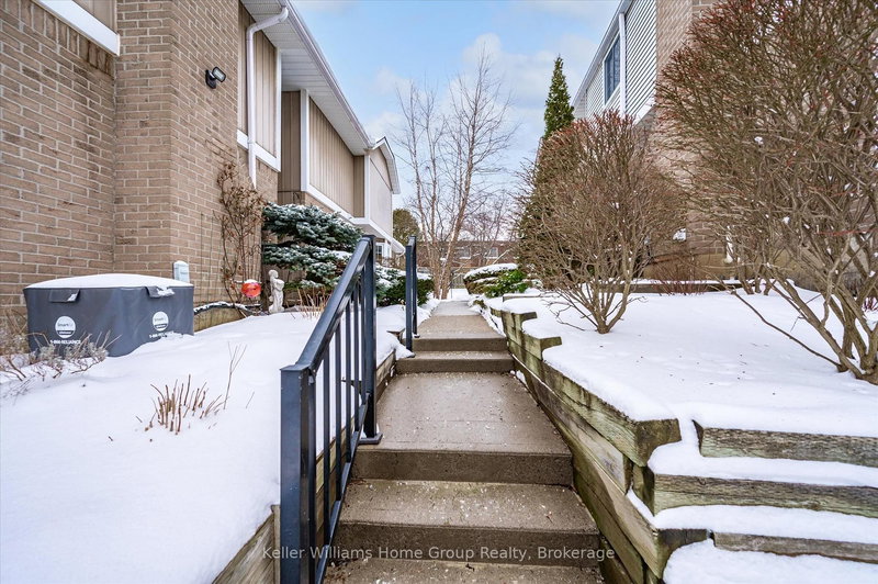 4 - 106 Woodlawn Rd E, Guelph, N1E 1B7 | Image 3