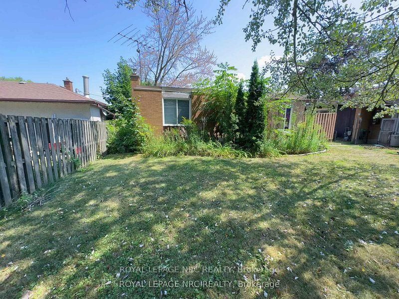 4213/4207 Drummond Road - Photo 15