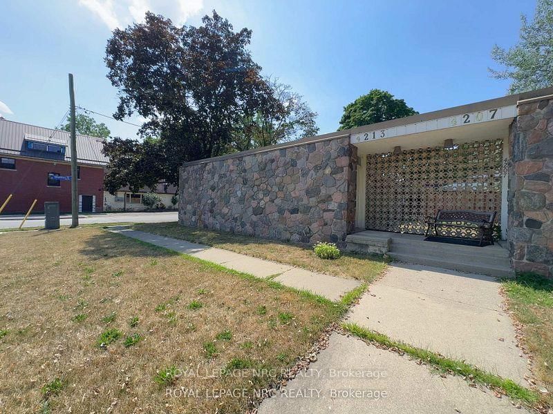 4213/4207 Drummond Road - Photo 4