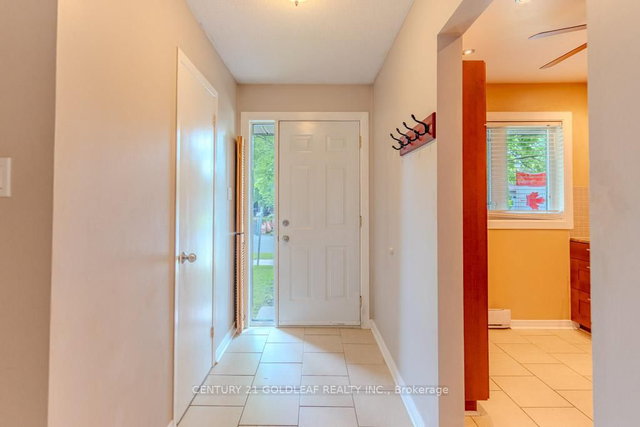 11 - 1342 Cedarcroft Crescent