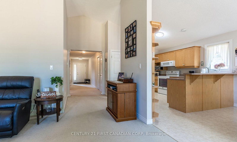 18 - 20 Windemere Pl, St. Thomas, N5R 6H6 | Image 3