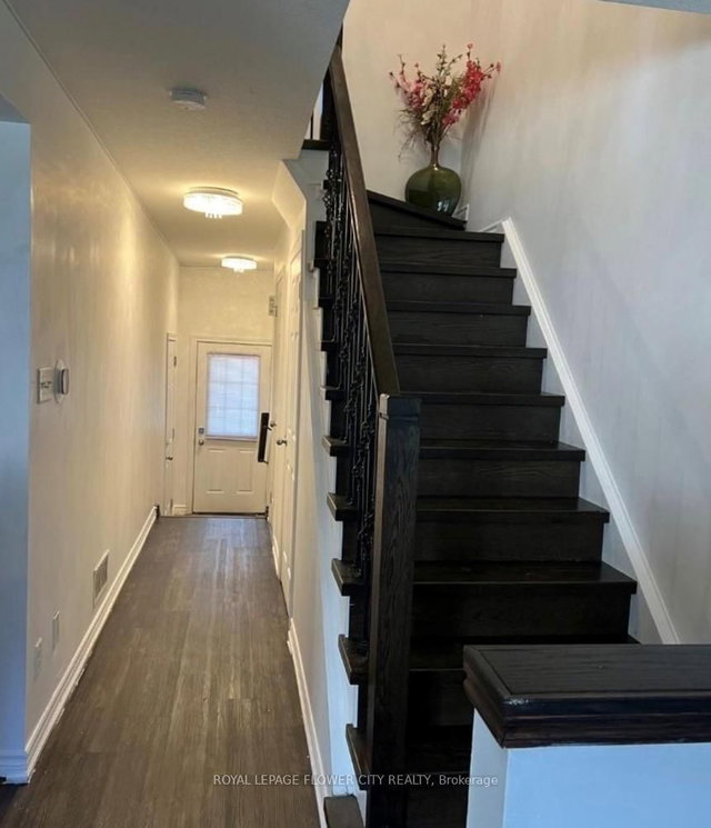 64 Rockcliffe Drive NW