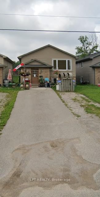 home for sale on 212 Ewart Street S