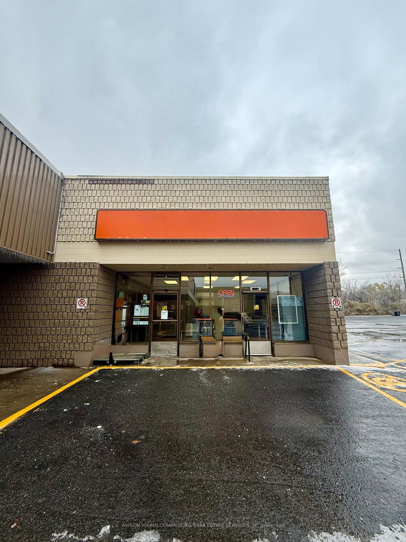 107 - 960 Brookdale Ave, Cornwall, K6J 4P5 | Image 2