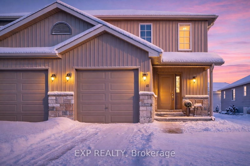 home for sale on 10 Cobblestone Street