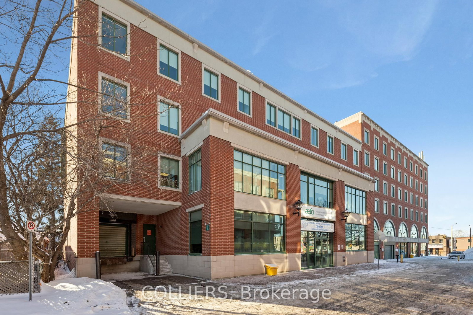 282 Dupuis Street, Unit 400