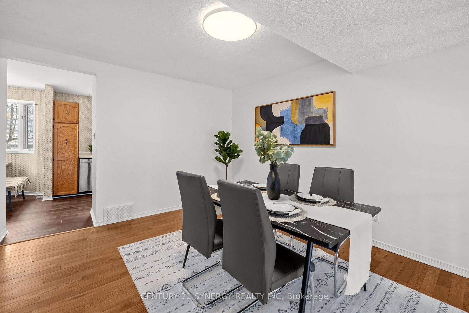 Listing Image 12