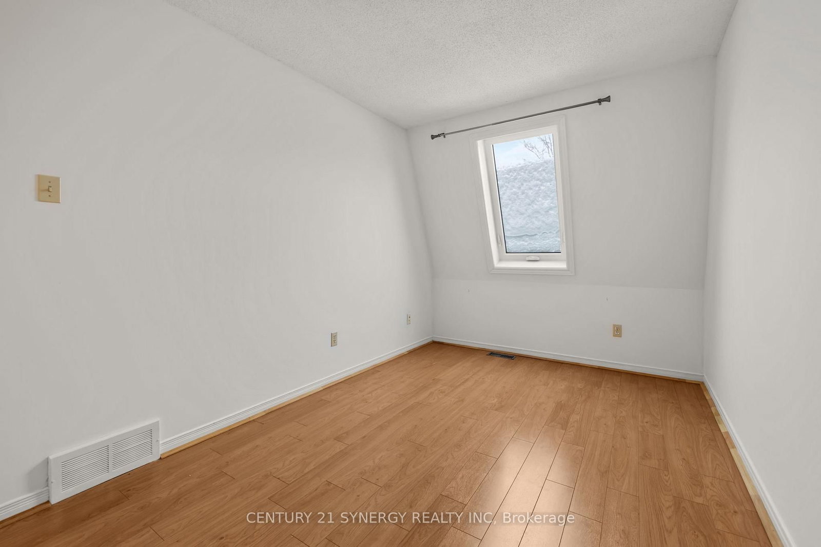 Listing Image 30