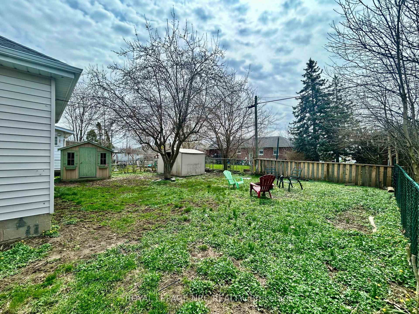 Detached House for sale at 129 Gilmore Road, Fort Erie, Ontario, L2A 2L9 - Central - MLS: X12690942