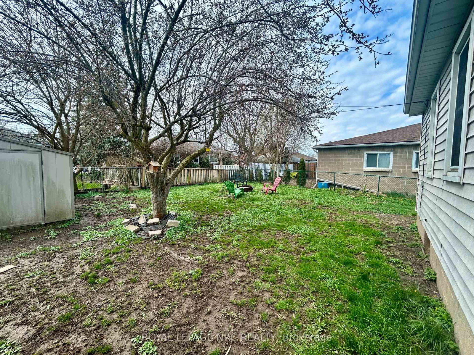 Detached House for sale at 129 Gilmore Road, Fort Erie, Ontario, L2A 2L9 - Central - MLS: X12690942