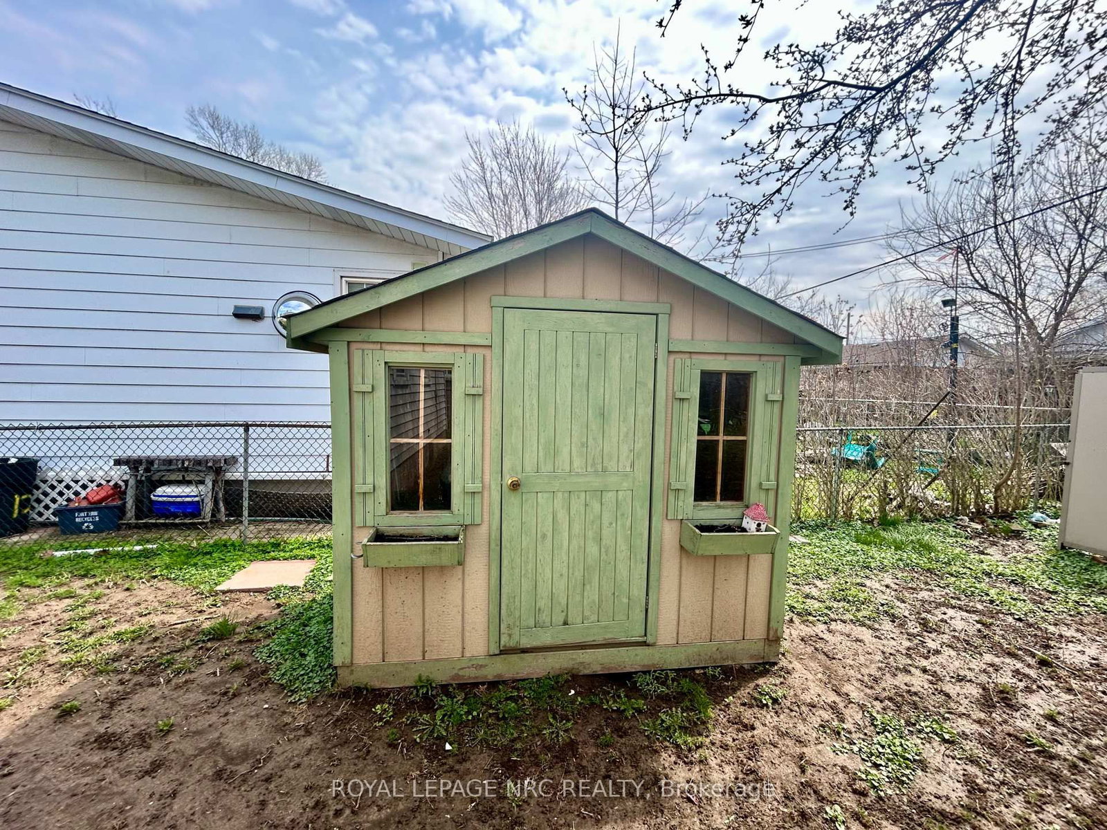 Detached House for sale at 129 Gilmore Road, Fort Erie, Ontario, L2A 2L9 - Central - MLS: X12690942