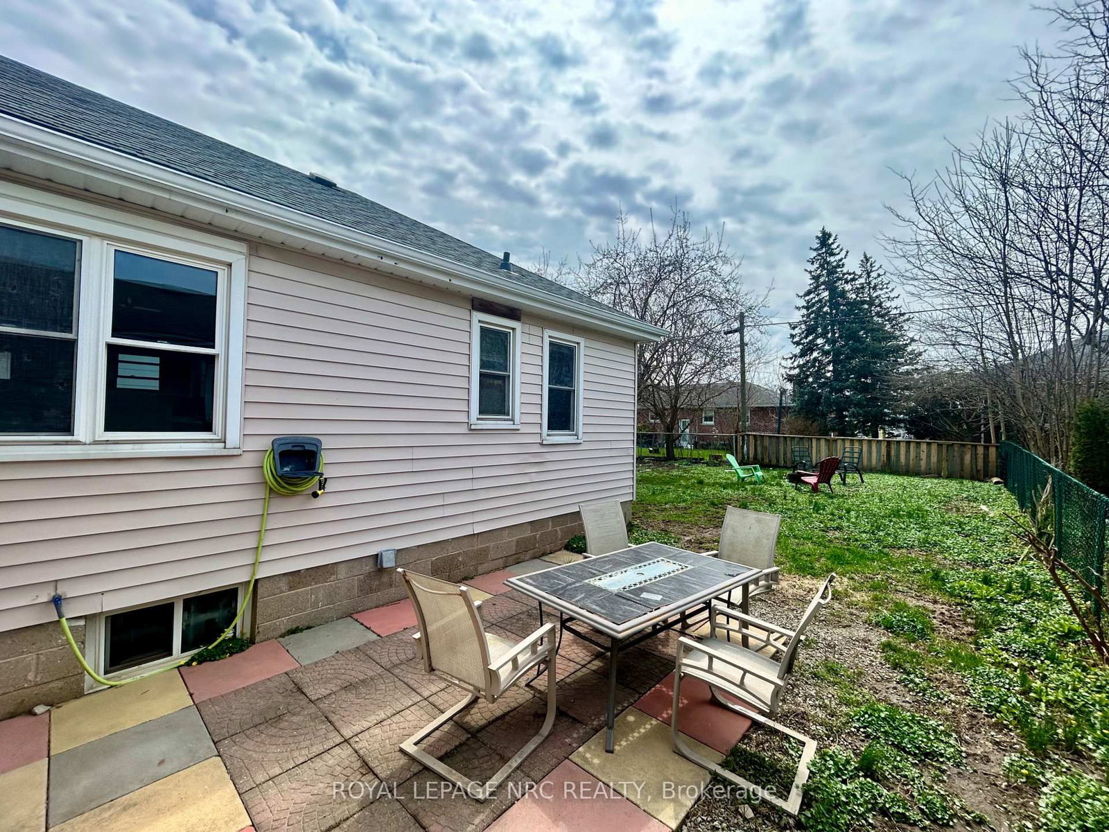 Detached House for sale at 129 Gilmore Road, Fort Erie, Ontario, L2A 2L9 - Central - MLS: X12690942