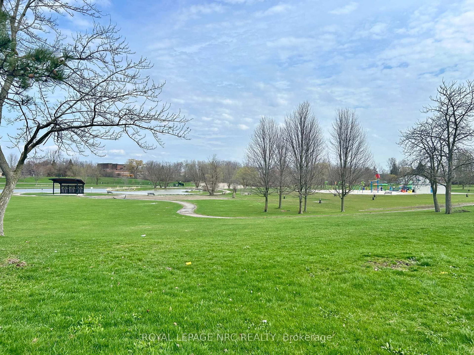 Detached House for sale at 129 Gilmore Road, Fort Erie, Ontario, L2A 2L9 - Central - MLS: X12690942