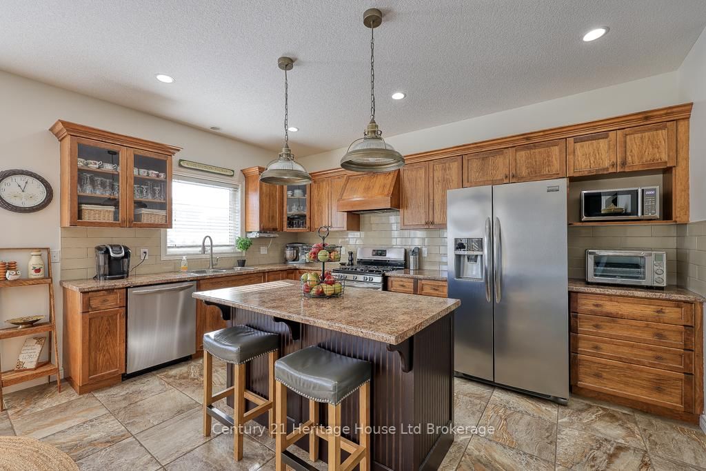 57 Fuller Drive • Ingersoll, ON photo 8