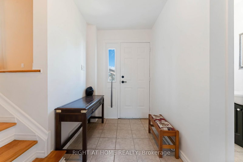 2221 Circle Pl, Ottawa, K1G 3E2 | Image 3