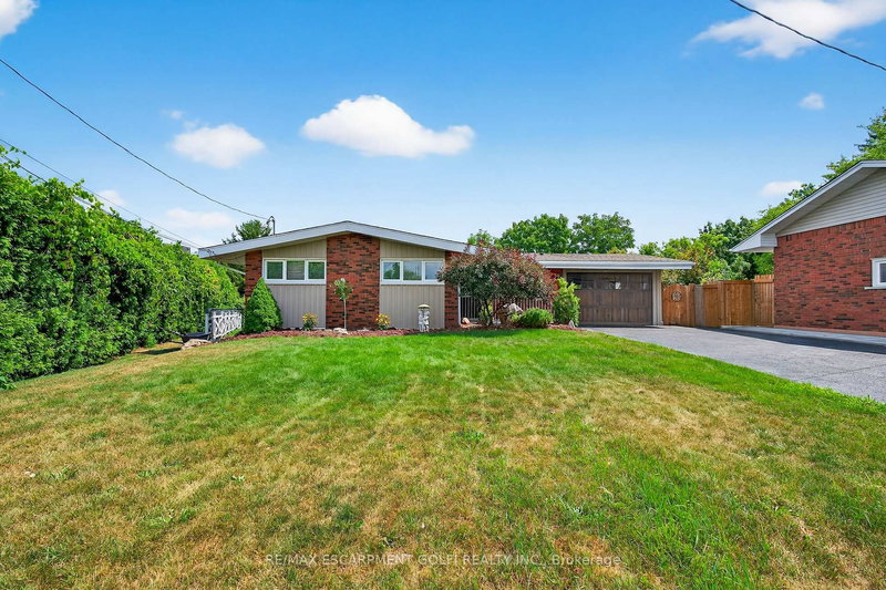 90 Mountain Ave, Hamilton, L8G 3P7 | Image 3