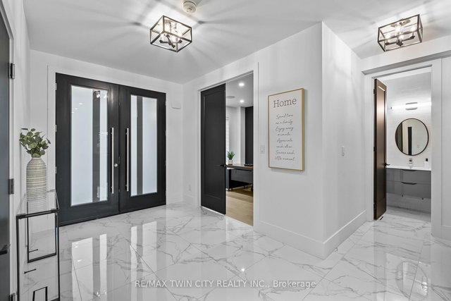 1207 Queen St Street N