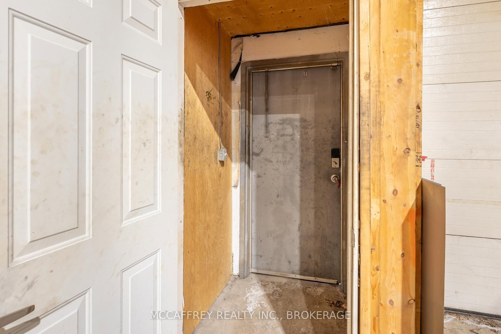 212 Camden Road, Unit 3 - Photo 4