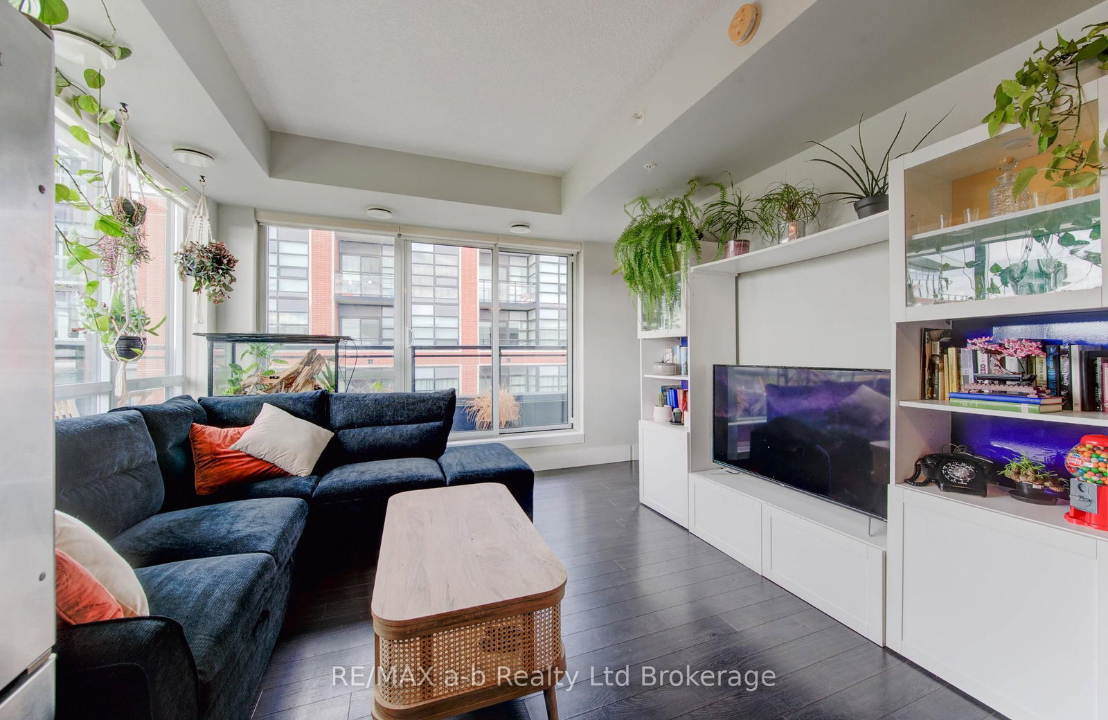 Listing Image 7