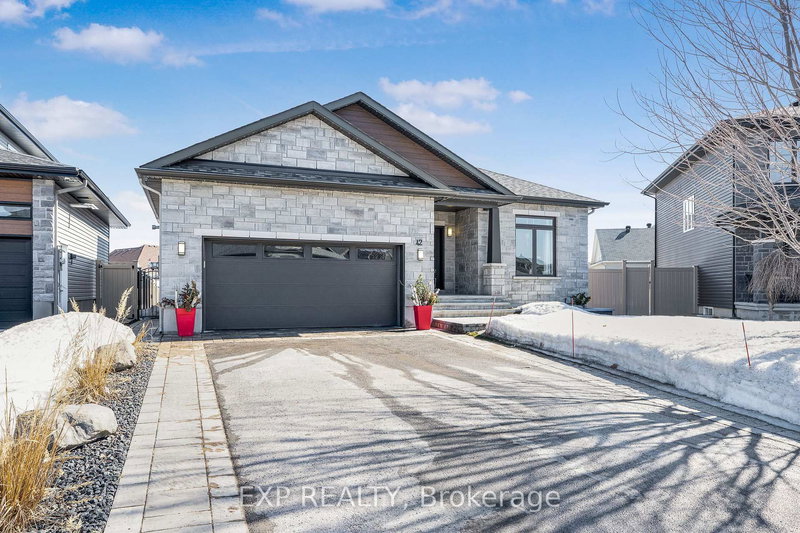 42 Granite St, Clarence-Rockland, K4K 0H8 | Image 2