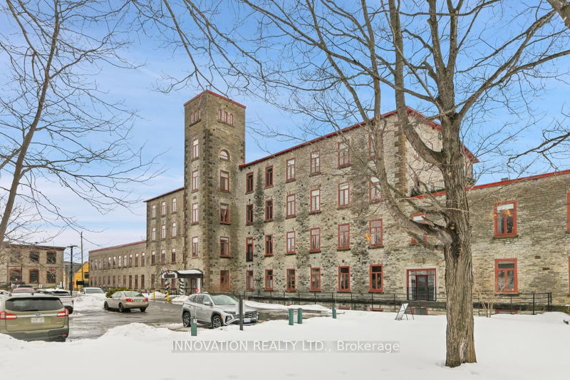 319 - 1 Rosamond St E, Almonte, K0A 1A0 | Image 2