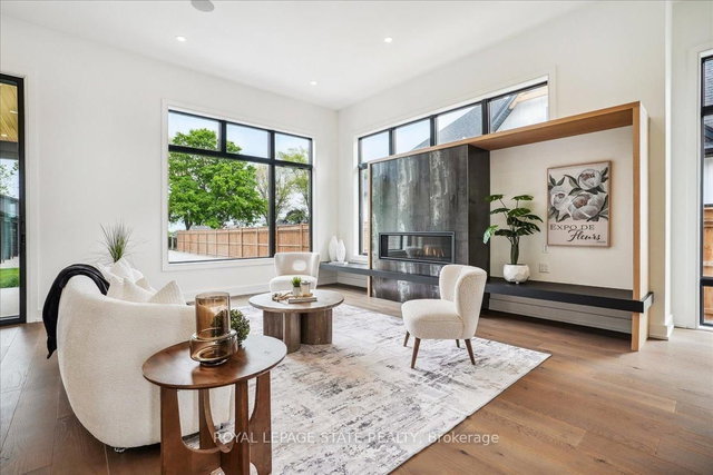 1613G Lookout Street