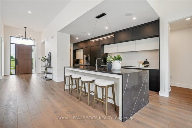 1613G Lookout Street