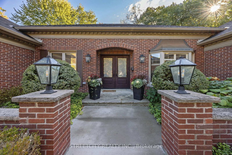 46 Foxborough Grve, London South, N6K 4A8 | Image 2