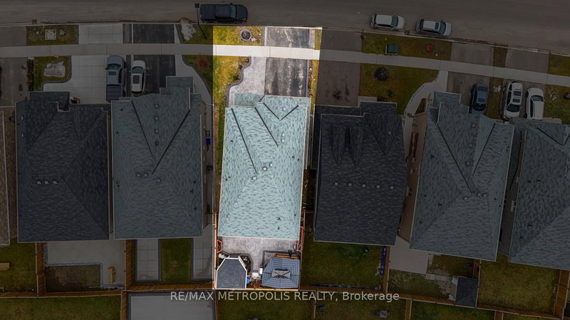 Main - 112 Longboat Ru, Brantford, N3T 6P4 | Image 3