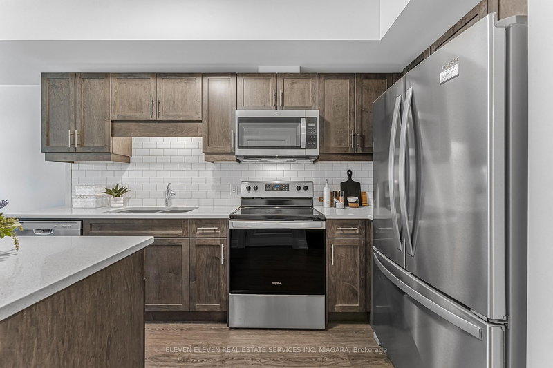 302 - 118 Summersides Blvd, Pelham, L3E 0C1 | Image 2