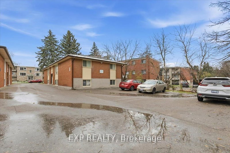 72 Barbara Cres, Kitchener, N2M 4N2 | Image 3