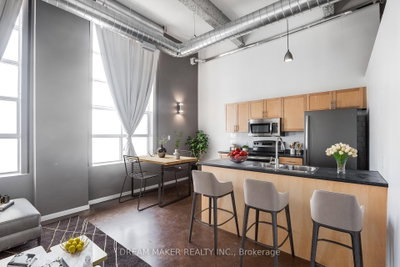 Condo sold at 102-11 Rebecca Street, Hamilton, Ontario, L8R 3H7 - Beasley - MLS: X12696840