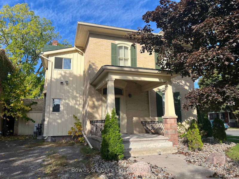 home for lease on Upper-275 Rubidge Street