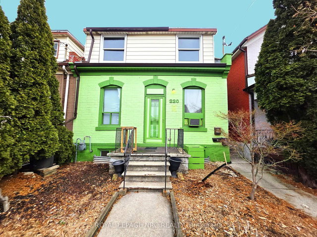 220 Emerald Street N