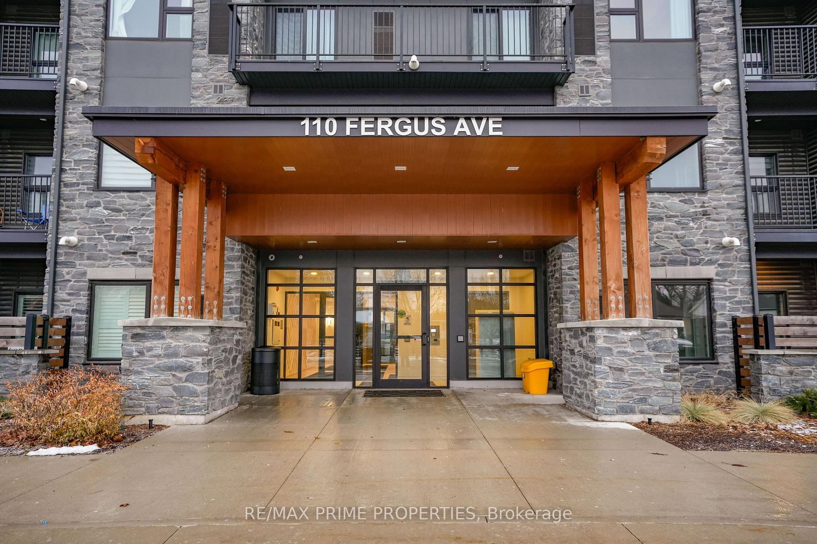Listing Image 4