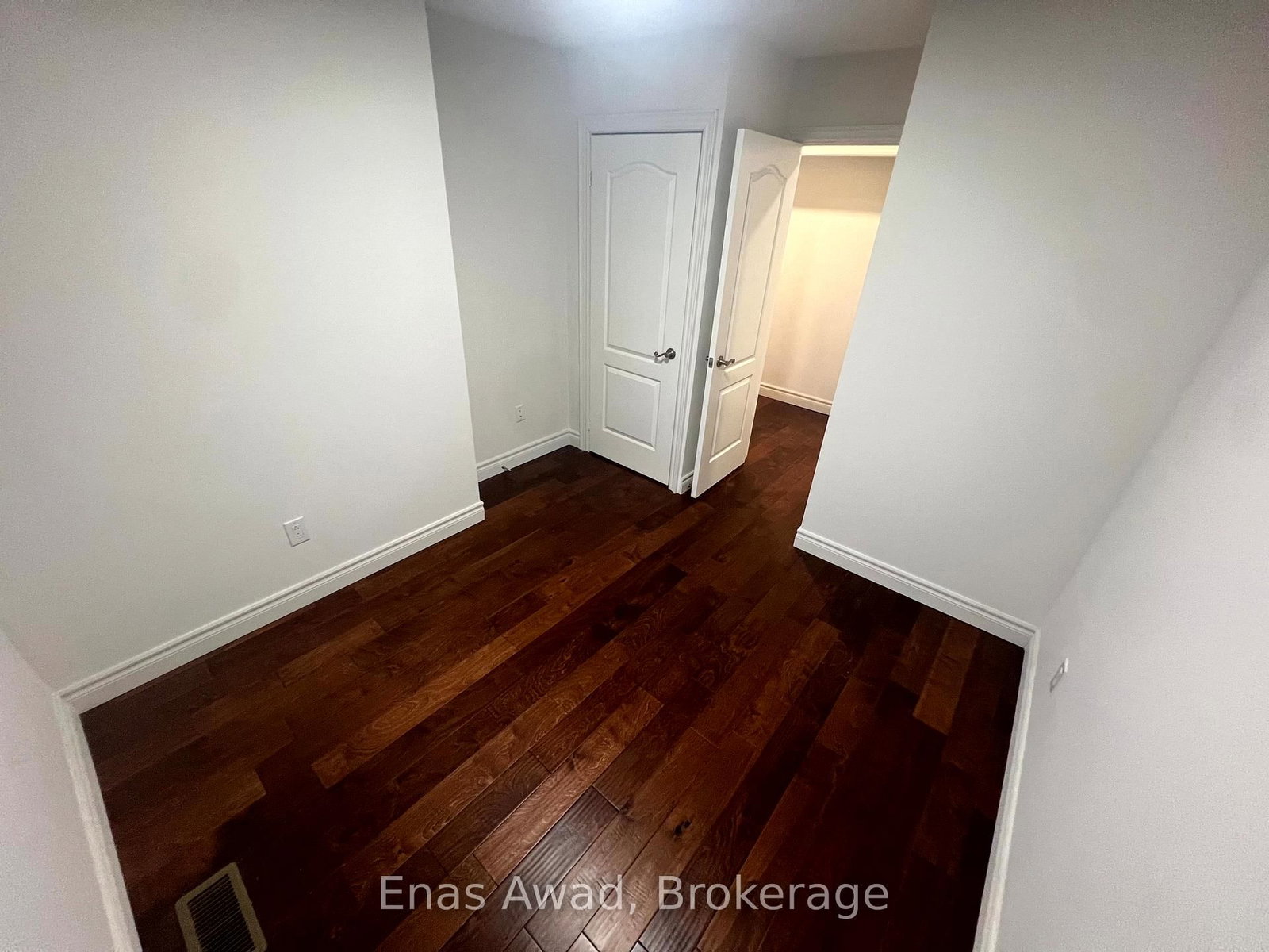 Detached House for sale at 1402 Clearview Drive, Peterborough, Ontario, K9K 1Z8 - Monaghan Ward 2 - MLS: X12697644