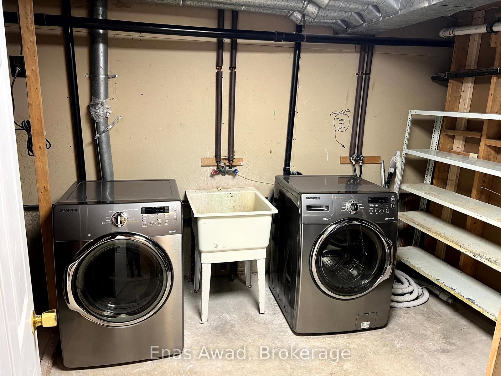 Detached House for sale at 1402 Clearview Drive, Peterborough, Ontario, K9K 1Z8 - Monaghan Ward 2 - MLS: X12697644