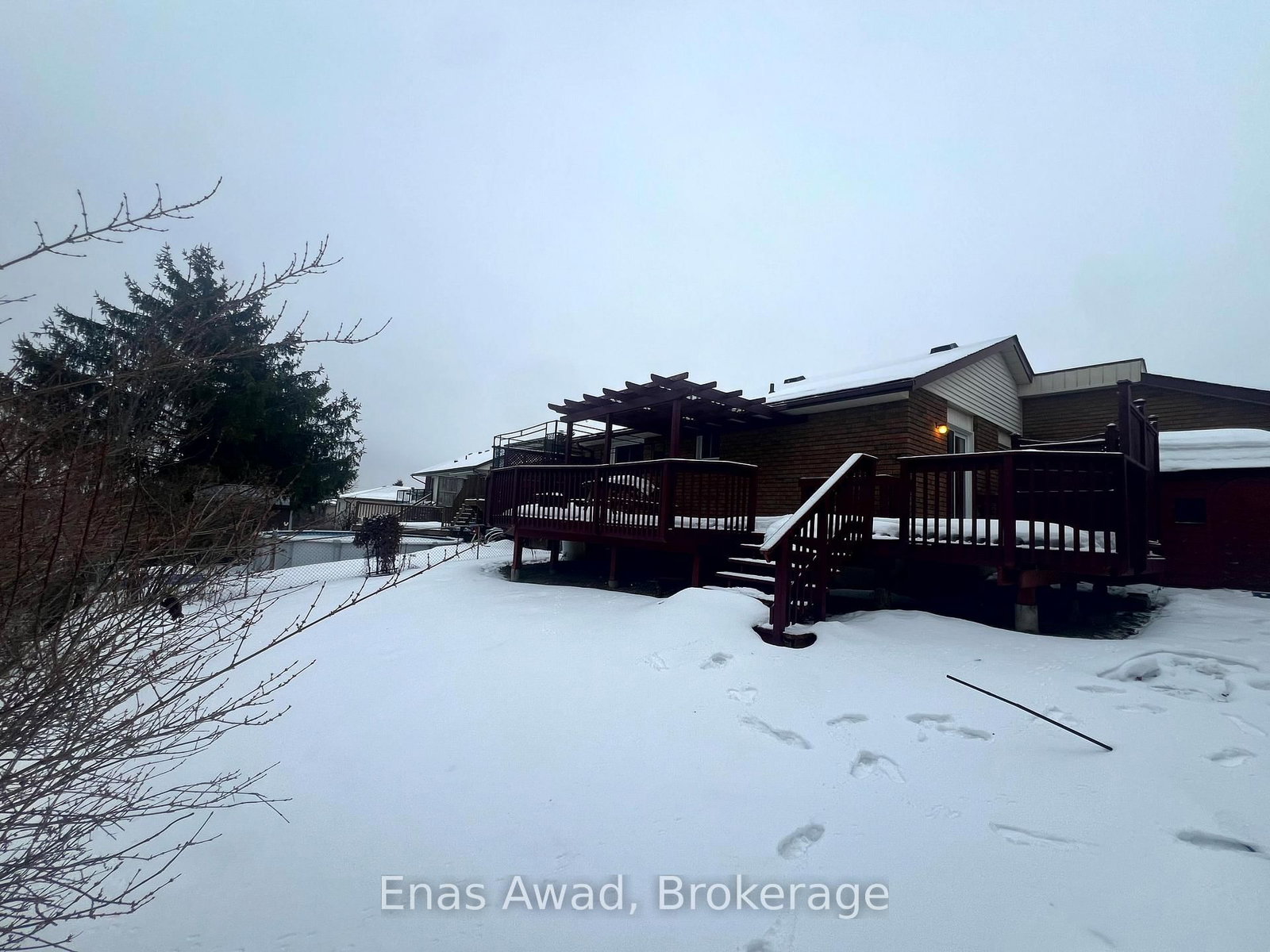 Detached House for sale at 1402 Clearview Drive, Peterborough, Ontario, K9K 1Z8 - Monaghan Ward 2 - MLS: X12697644