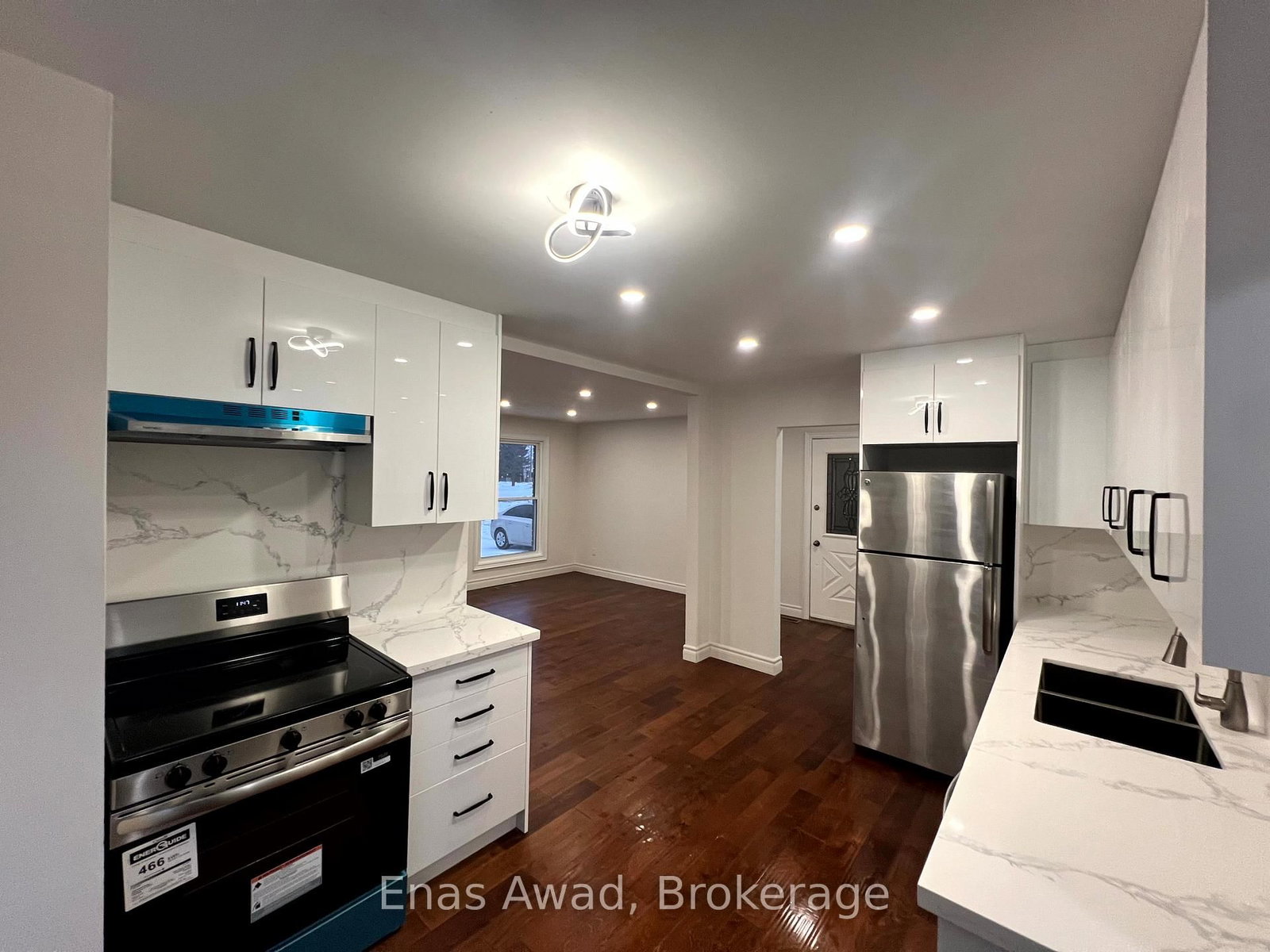 Detached House for sale at 1402 Clearview Drive, Peterborough, Ontario, K9K 1Z8 - Monaghan Ward 2 - MLS: X12697644