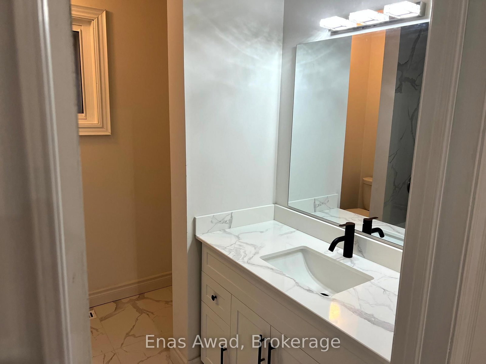 Detached House for sale at 1402 Clearview Drive, Peterborough, Ontario, K9K 1Z8 - Monaghan Ward 2 - MLS: X12697644