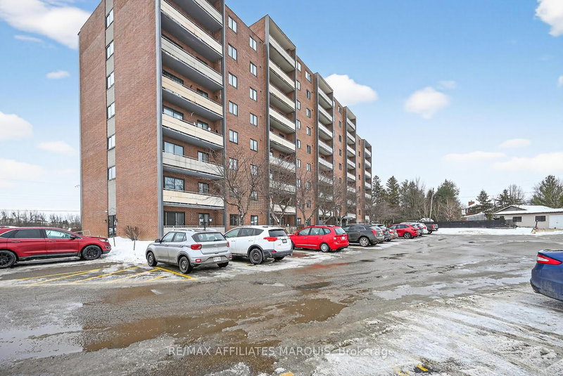 204 - 41 Sunset Blvd, Perth, K7H 3H8 | Image 2